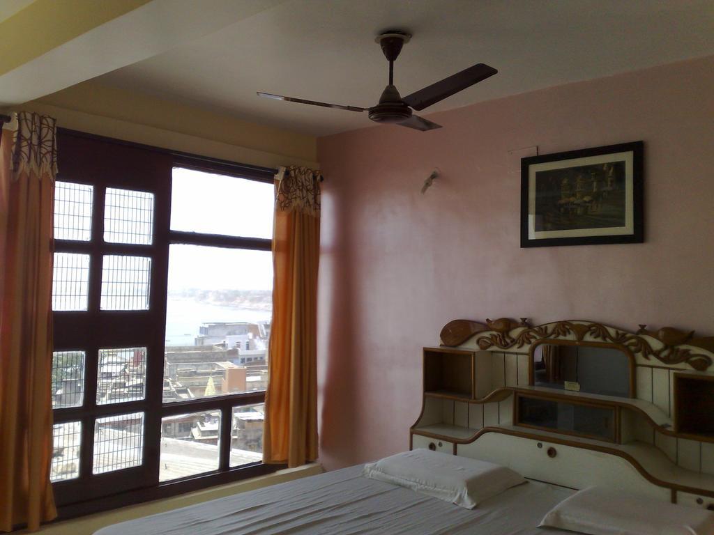 Grg Shanti Guest House Varanasi Near Manikarnika Ghat Номер фото